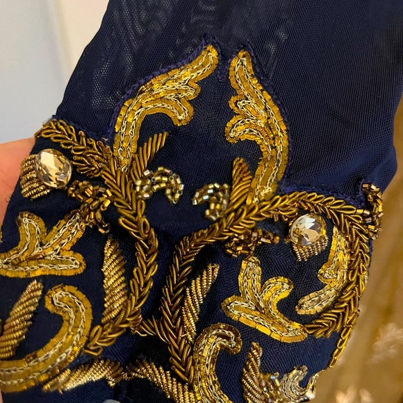 Designer Gown comes with net duppata (with designer tassel) & silk bottom. - Picture 5 of 8